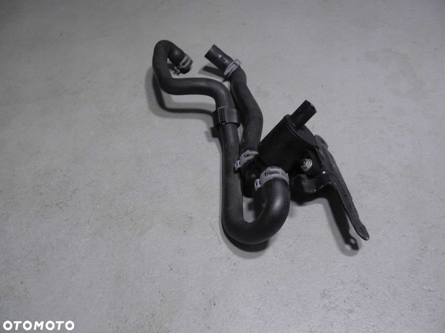 AUDI A4 B8 // DODATKOWA POMPA WODY 4H0121671B - 2