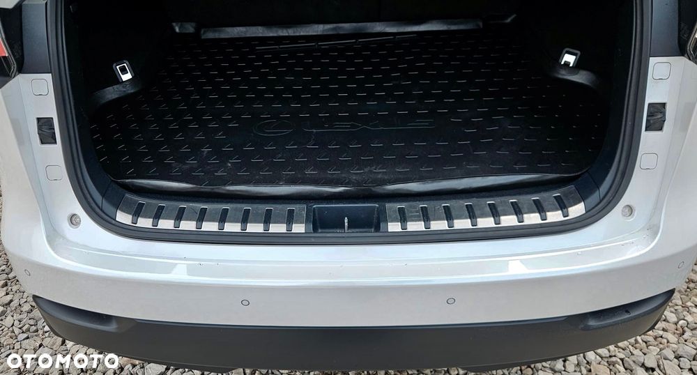 Lexus NX 300h Executive Line - 11