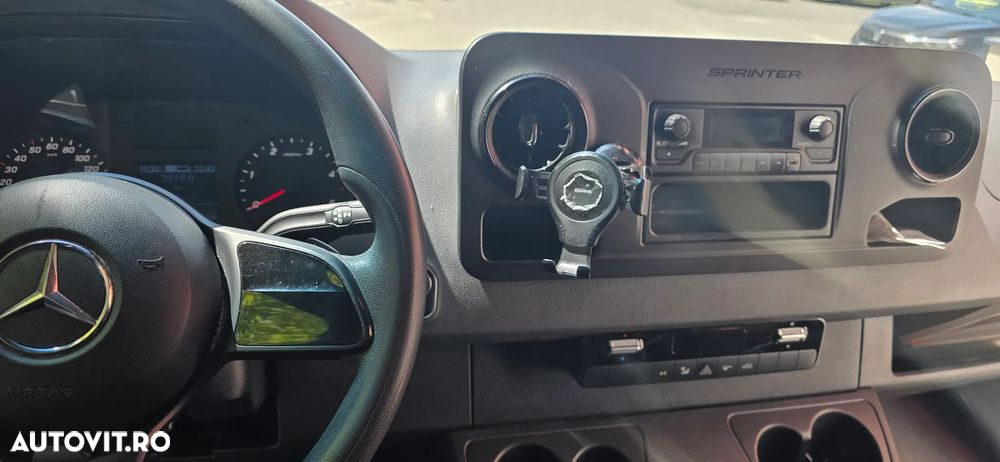 Mercedes-Benz Sprinter - 4