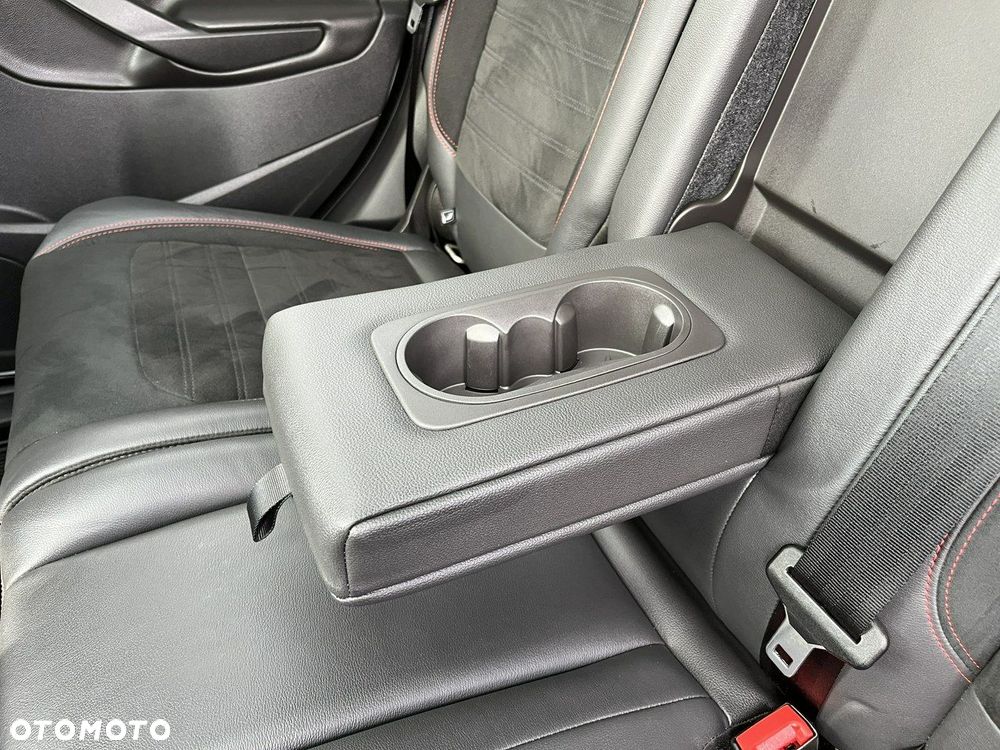 Ford Kuga 1.5 EcoBoost 2x4 ST-Line - 38