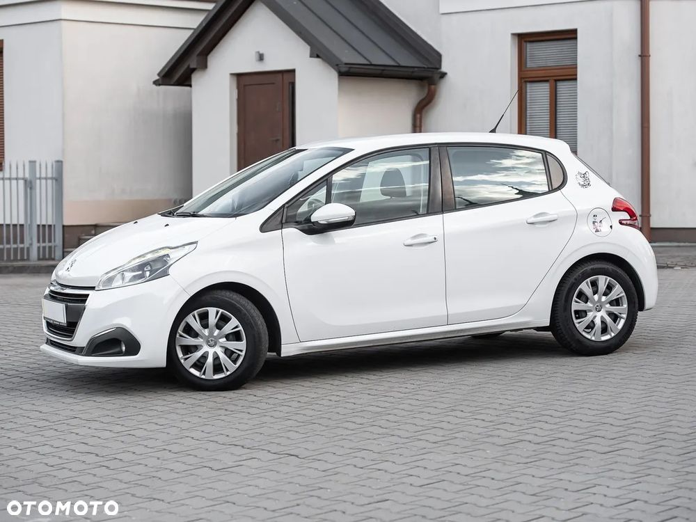 Peugeot 208 - 14
