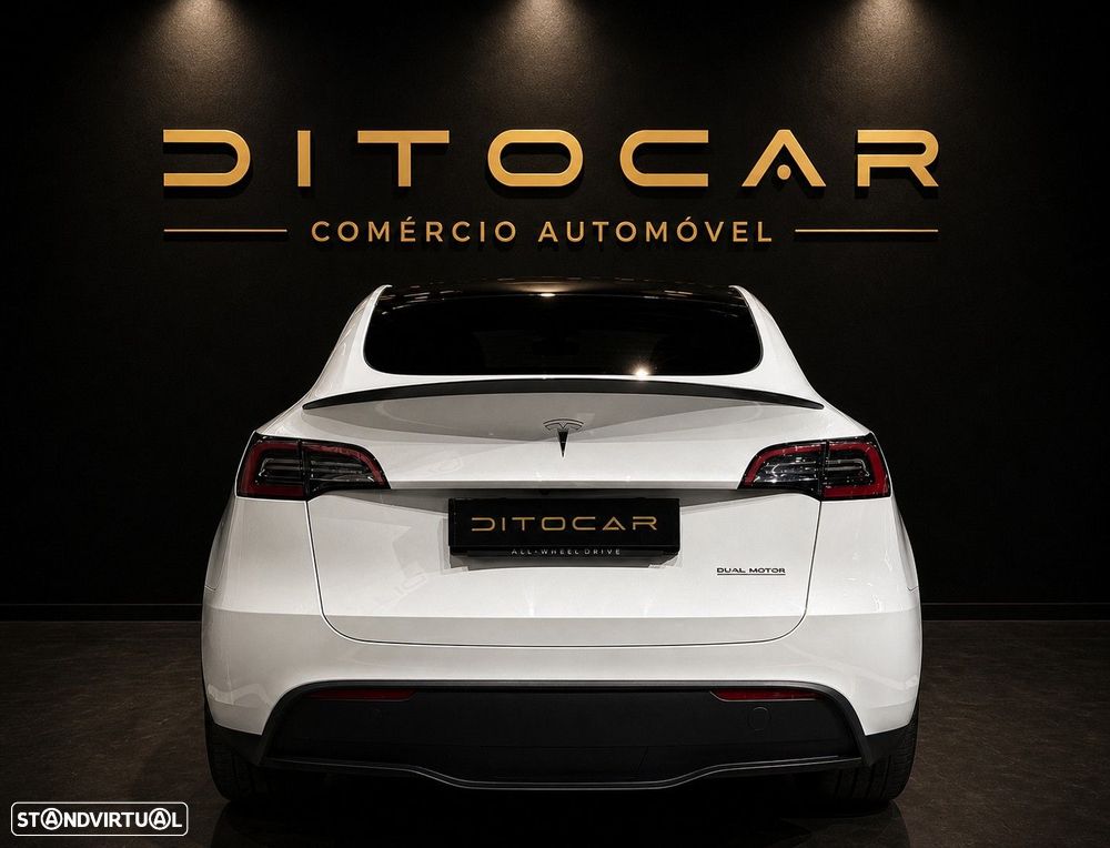 Tesla Model Y Performance Dual Motor AWD — fotografia 8