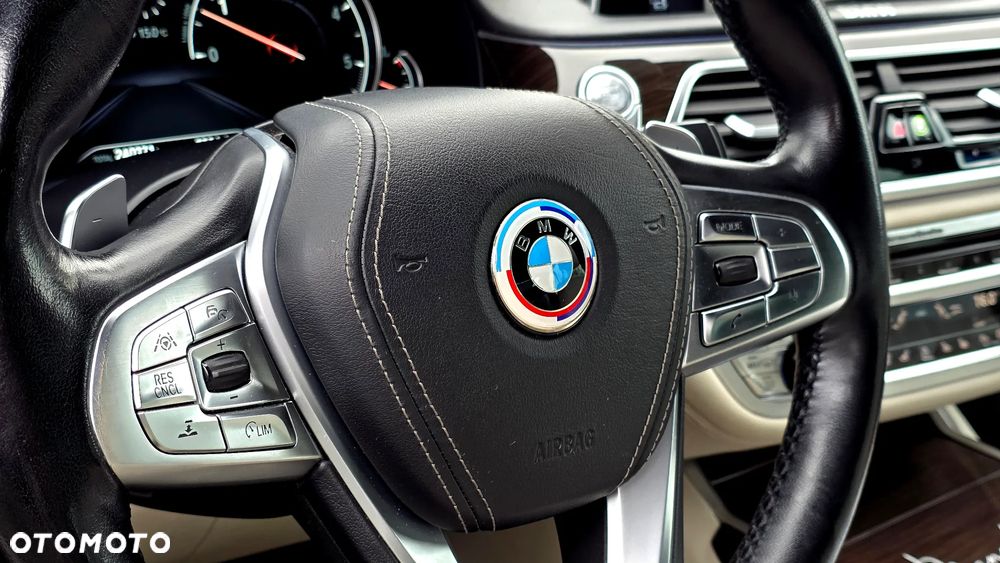 BMW Seria 7 - 35