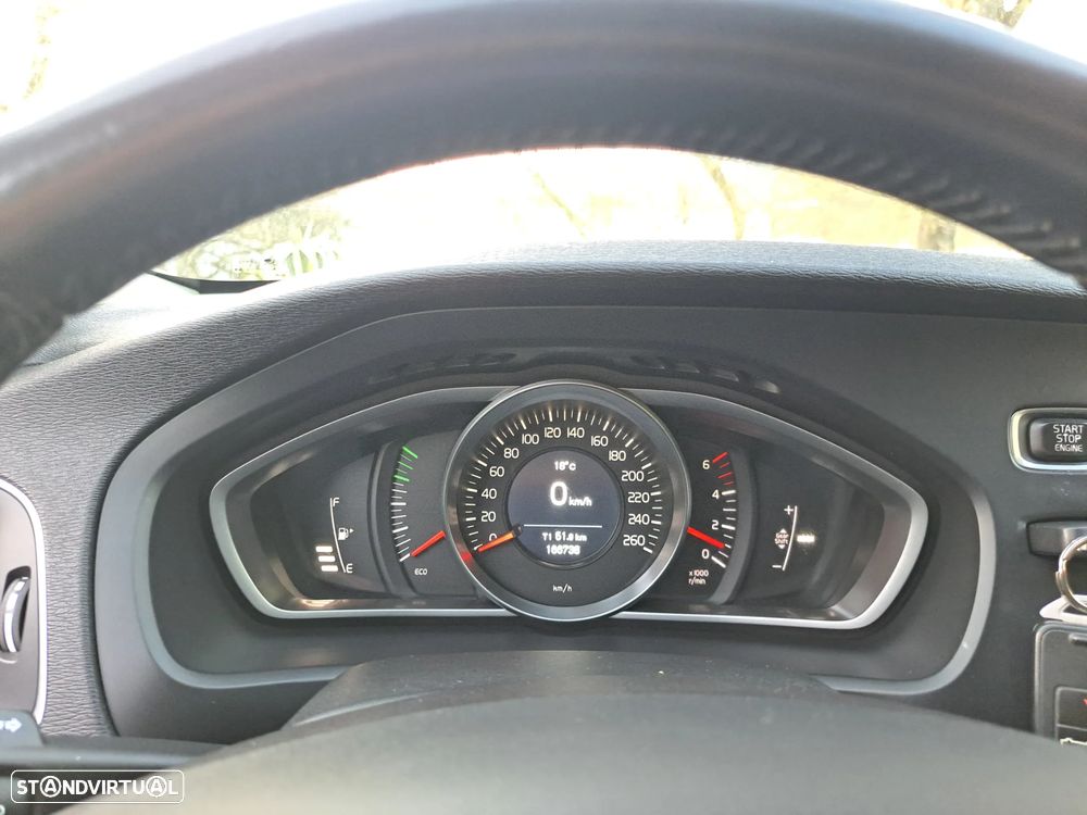 Volvo V40 D2 Kinetic - 19