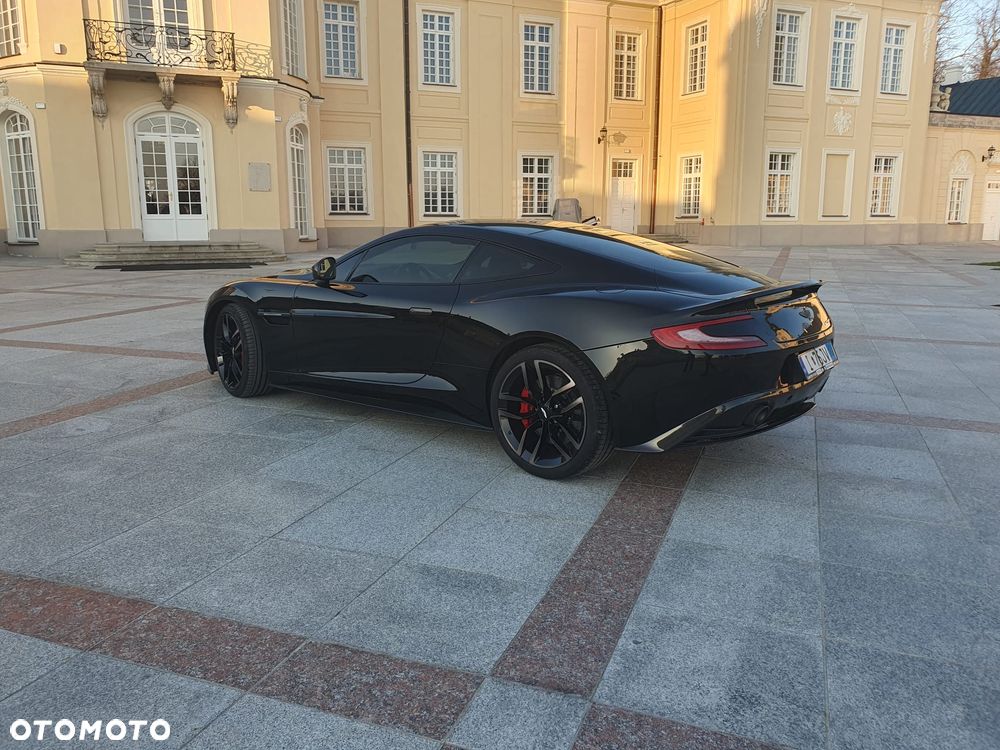 Aston Martin Vanquish - 4