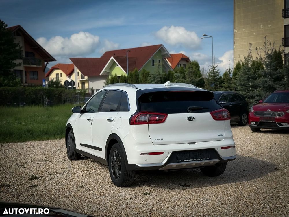 Kia Niro 1.6 GDI 2WD Aut. Vision - 6