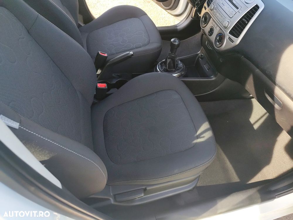 Hyundai i20 1.2 Comfort - 11