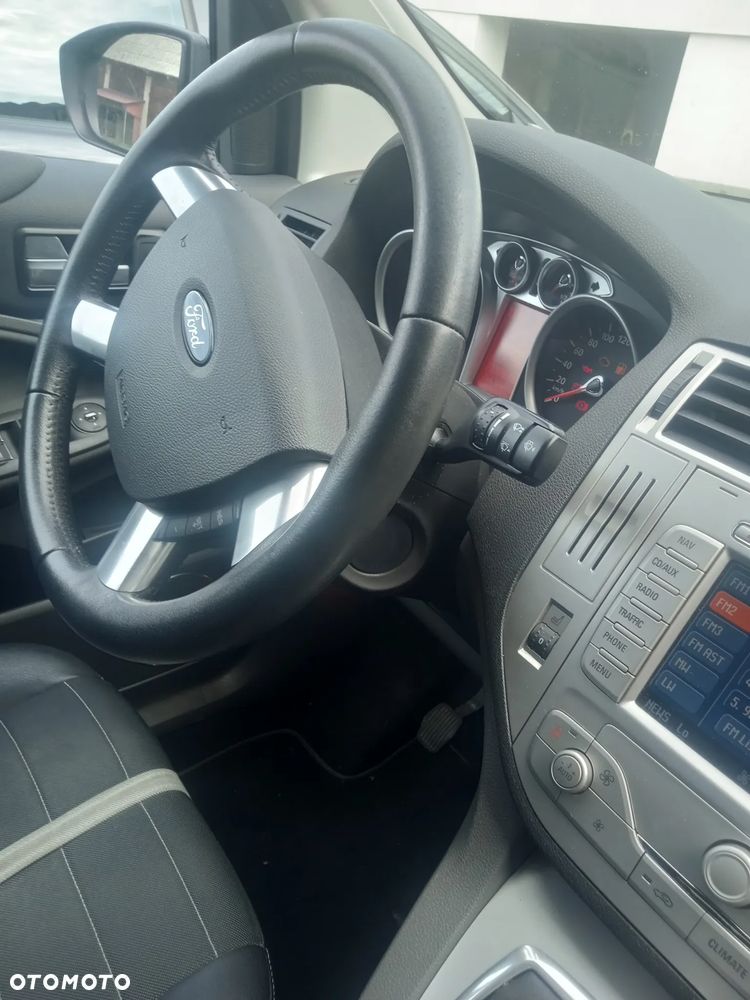 Ford Kuga 2.0 TDCi 2x4 Individual - 32