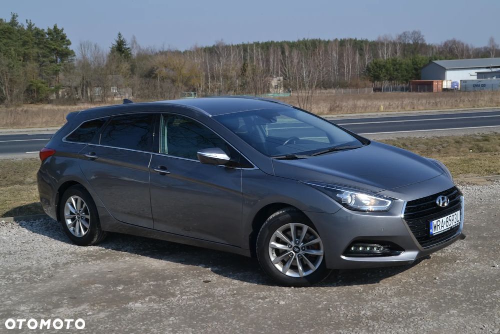 Hyundai i40 Kombi blue 1.6 Space - 13