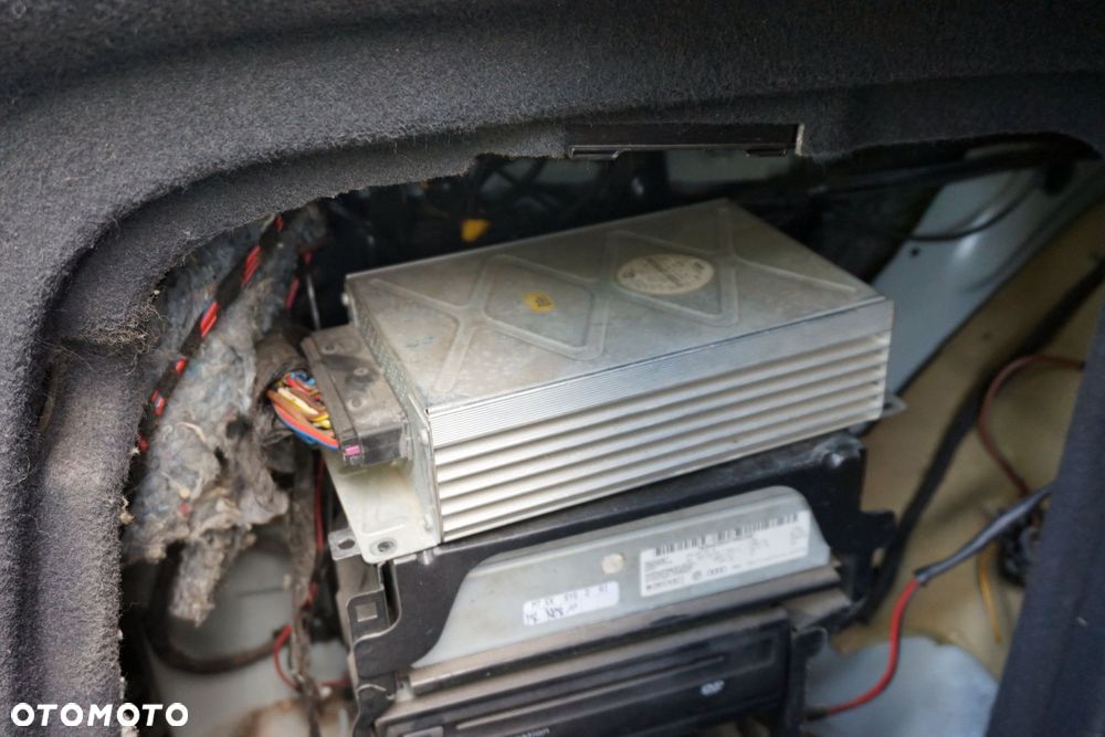 WZMACNIACZ AUDIO FABRYCZNY A6 C6  AUDI 2004-2008 - 1