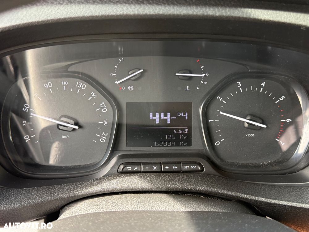 Peugeot Traveller L2 2.0 EAT8 Business VIP - 20