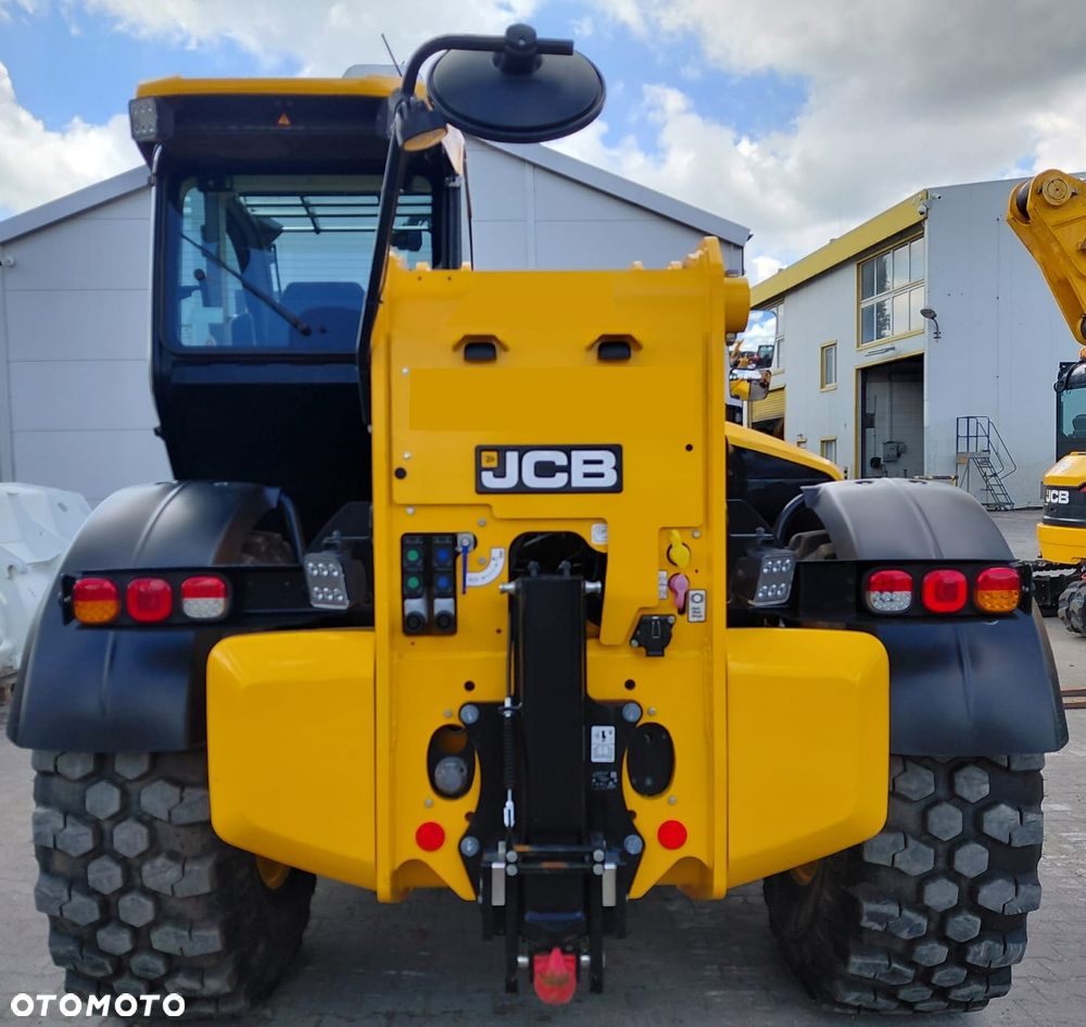 JCB 560-80 Agri Pro - 4