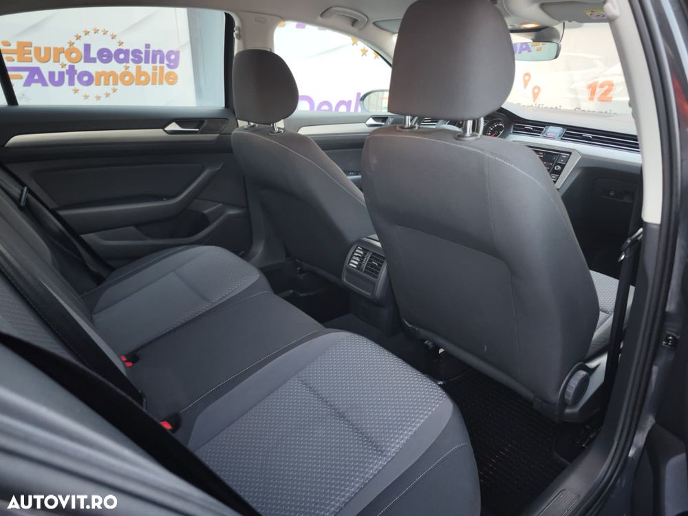 Volkswagen Passat 1.6 TDI DSG Comfortline - 16