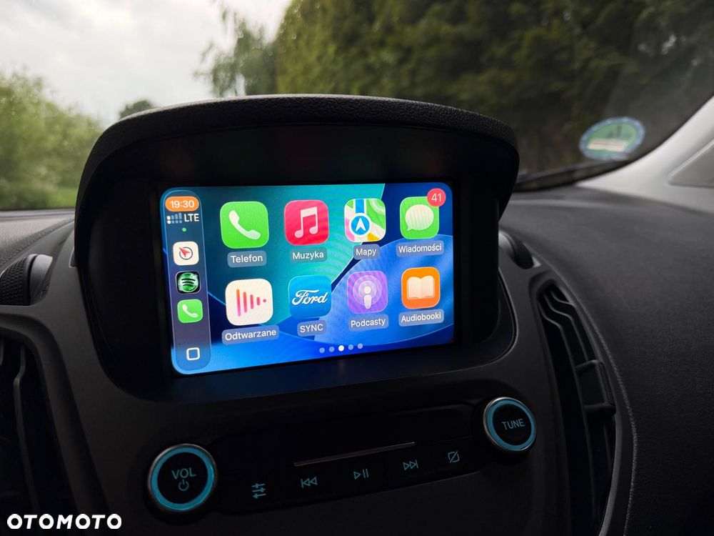 Ford Transit Courier - 20