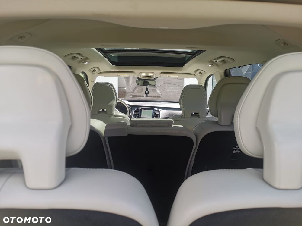 Volvo XC 90 - 35