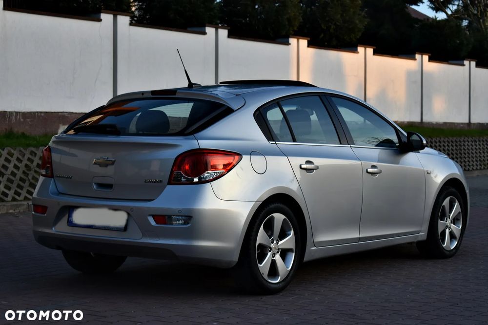 Chevrolet Cruze 1.8 LT+ - 10