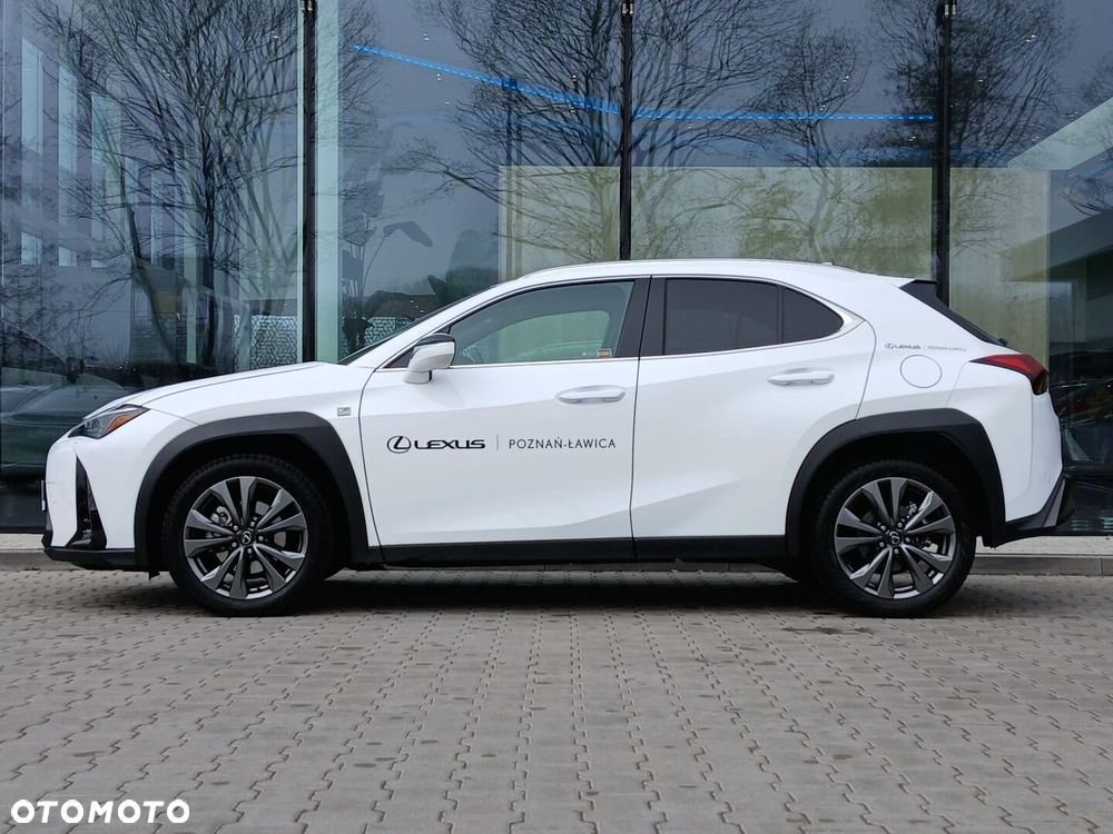 Lexus UX 300h F Sport Design - 3