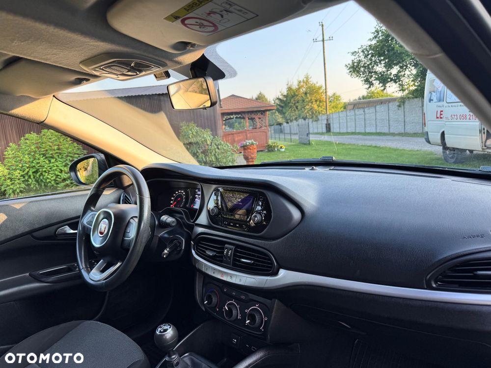 Fiat Tipo 1.4 T-Jet 16v Easy - 16