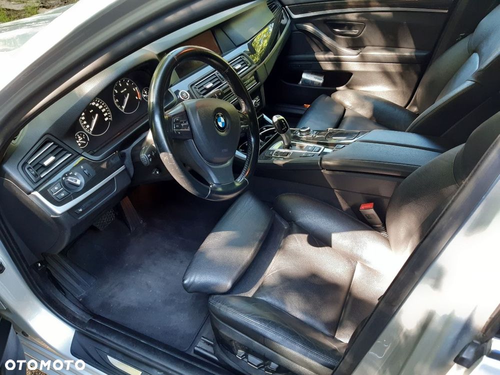 BMW Seria 5 525d xDrive Luxury Line - 14