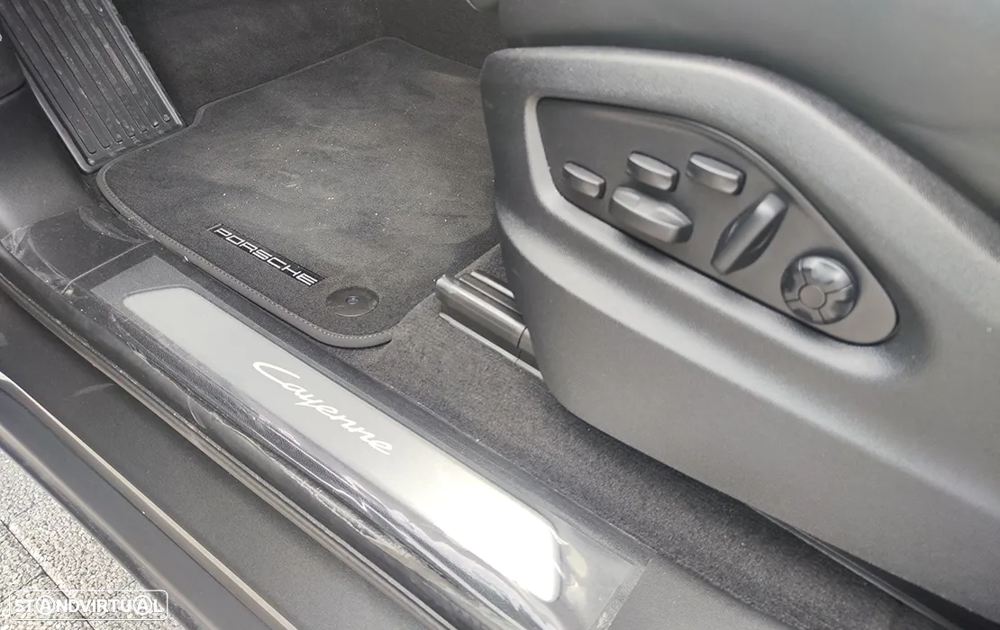 Porsche Cayenne Coupé E-Hybrid - 26