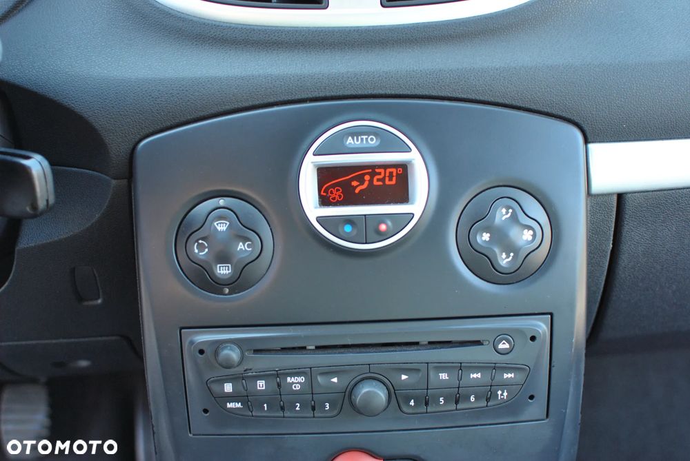 Renault Clio 1.2 16V Limited EU6 - 19