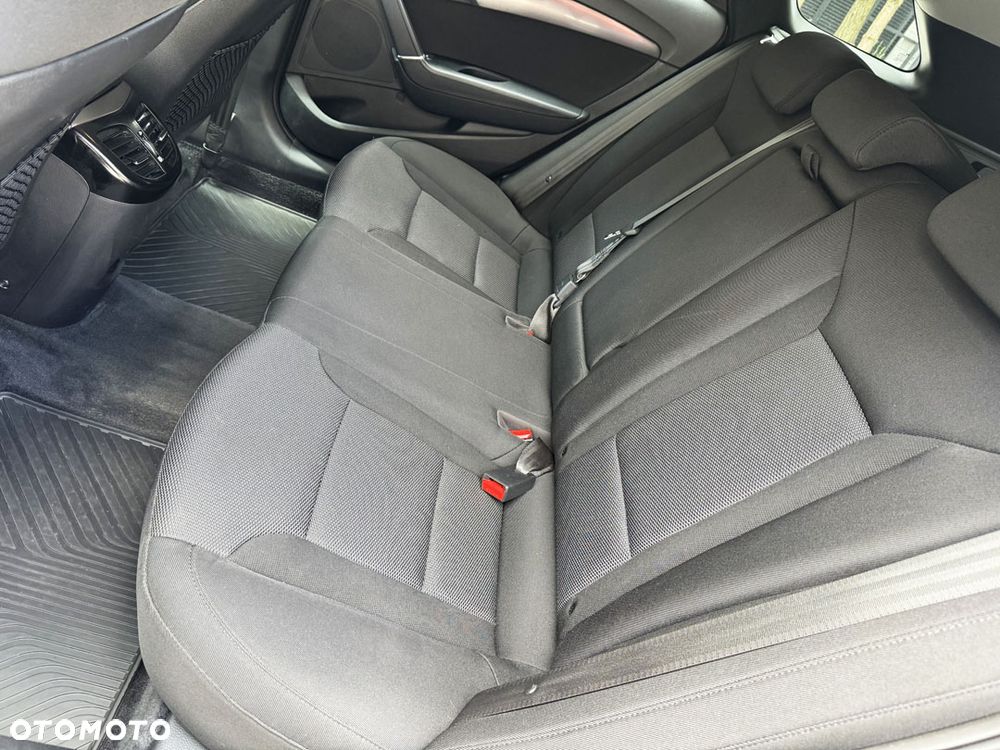 Hyundai i40 Kombi blue 1.6 CRDi DCT Space - 31