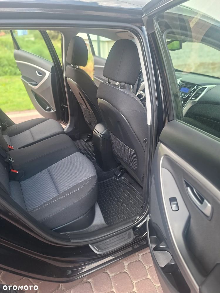 Hyundai i30 blue Kombi 1.6 GDi Trend - 14