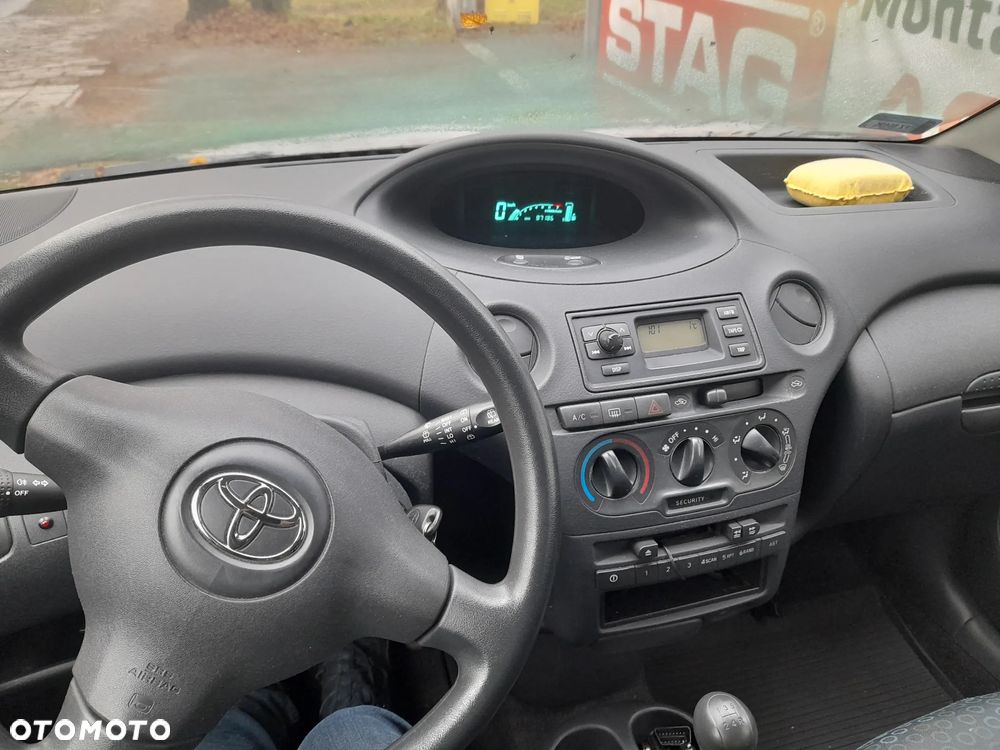 Toyota Yaris 1.3 Terra - 10