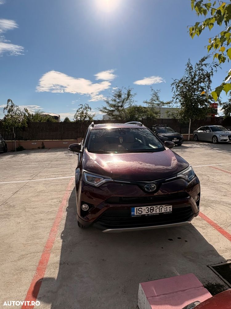 Toyota RAV4 - 1