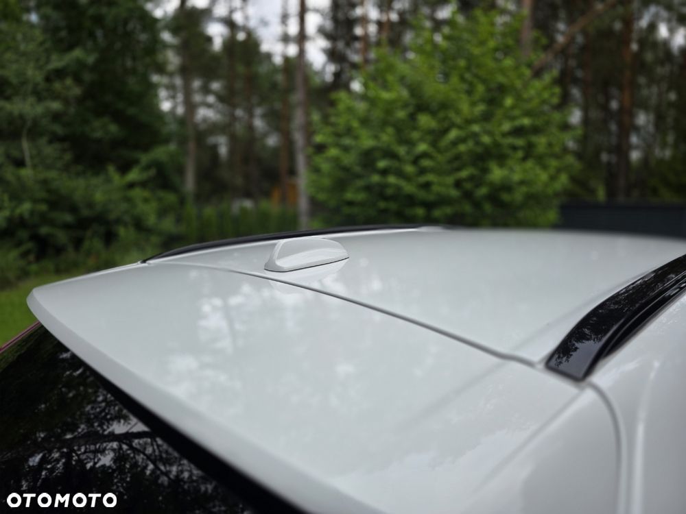 Volvo XC 60 B5 B R-Design - 11
