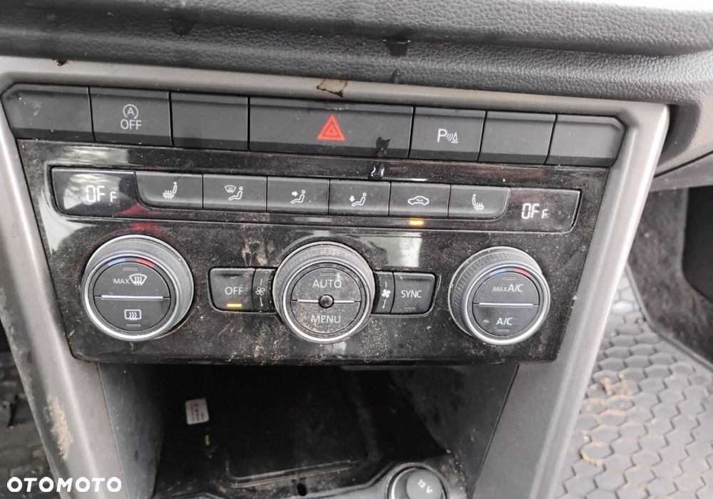 Volkswagen T-Roc - 14