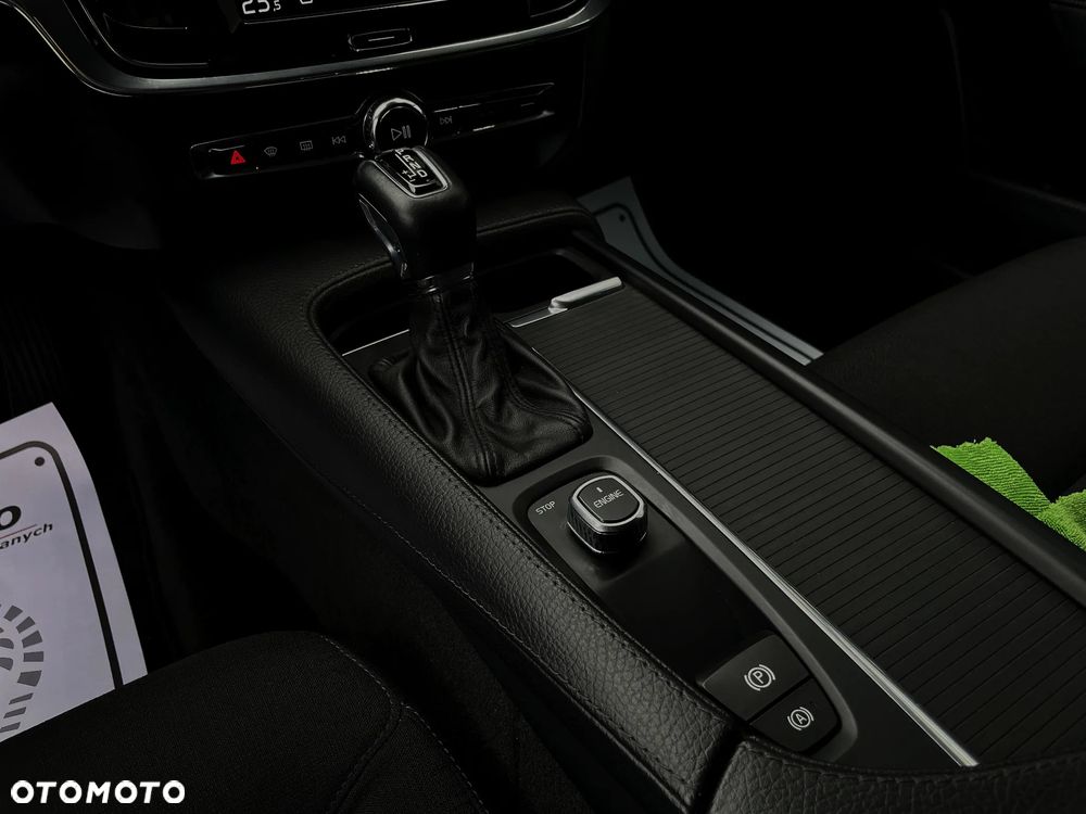 Volvo V90 D4 Geartronic Kinetic - 30