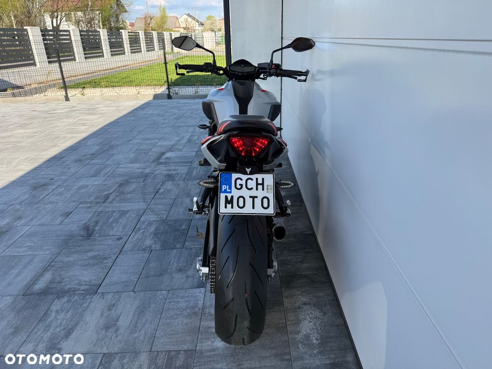 Yamaha MT - 8