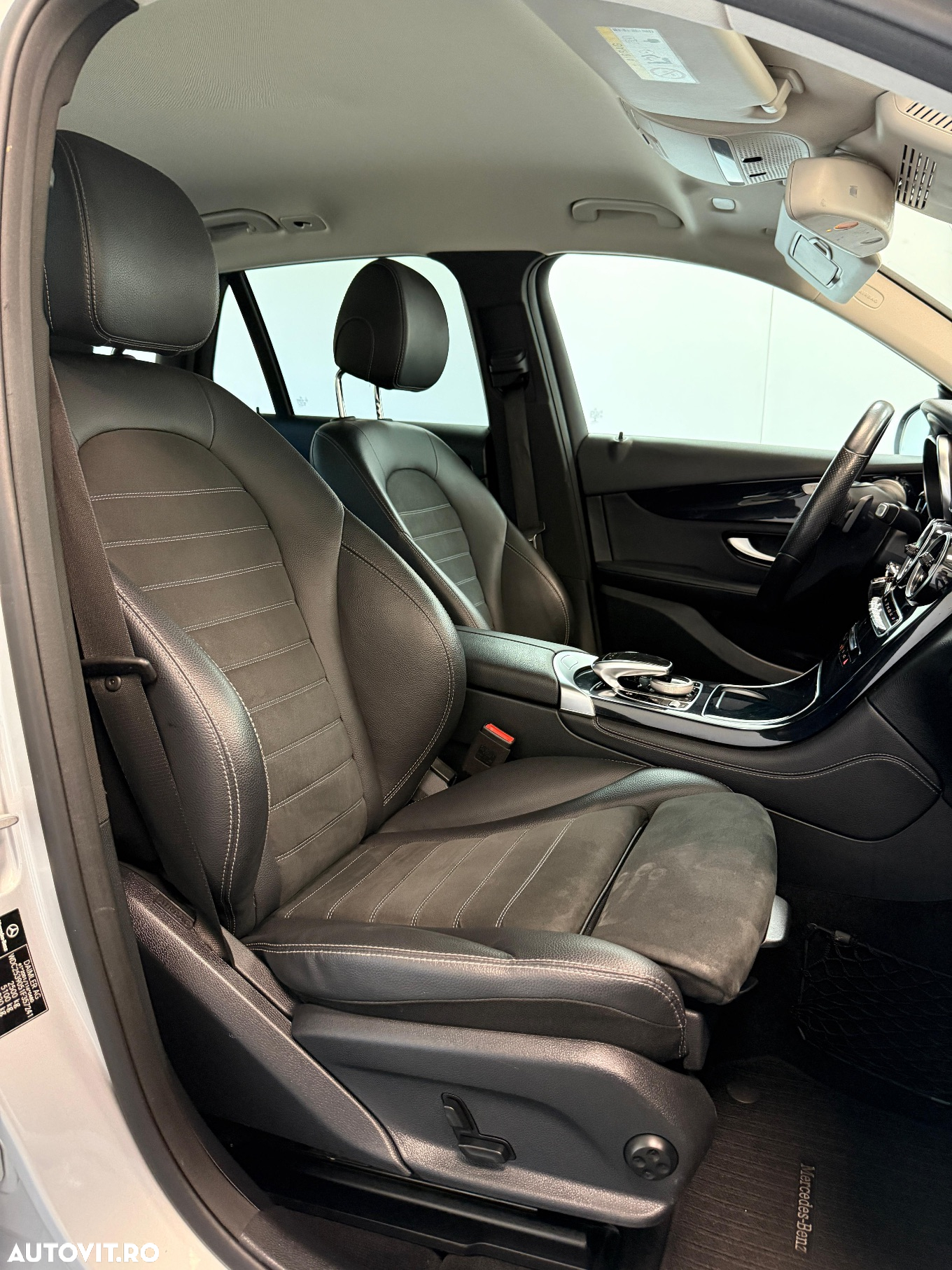 Mercedes-Benz GLC 220 d 4Matic 9G-TRONIC - 30