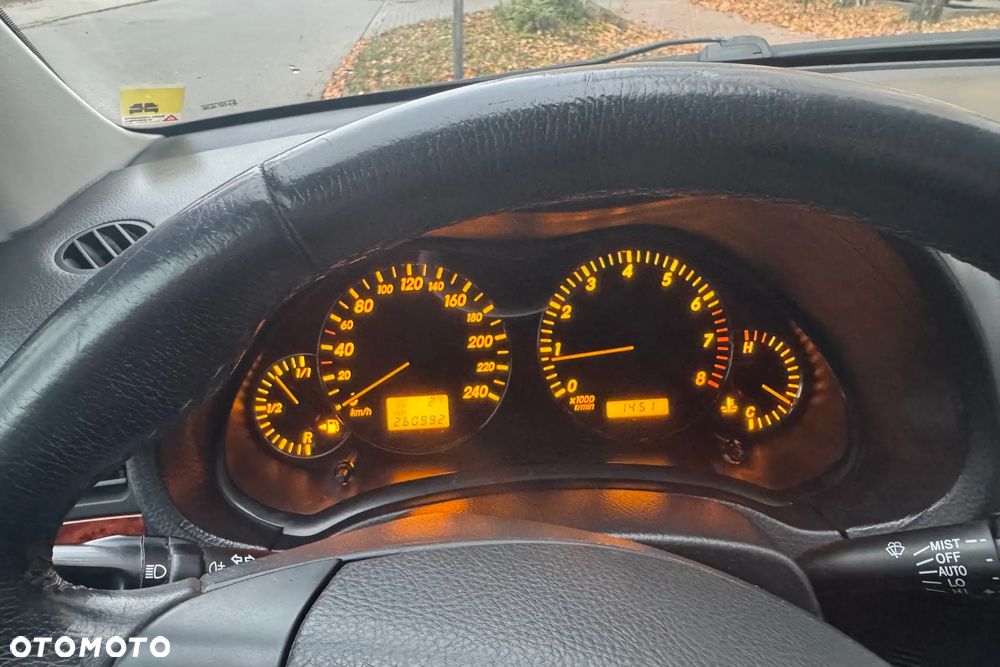 Toyota Avensis - 7