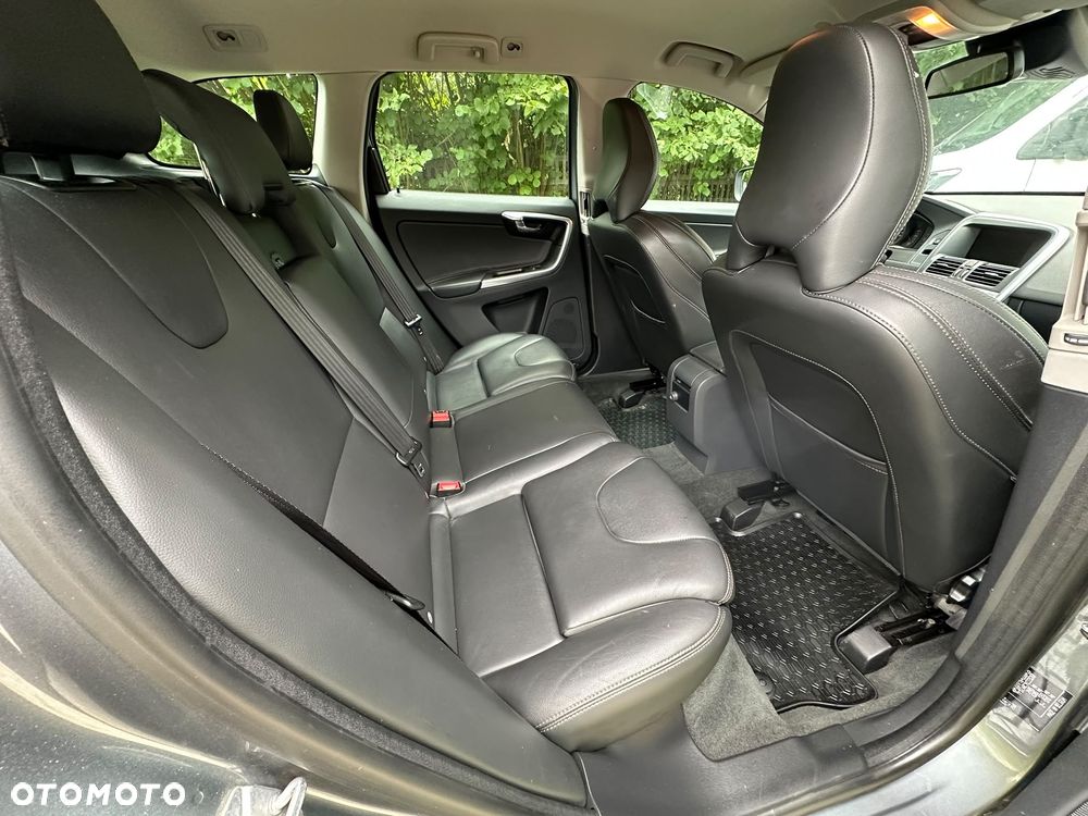 Volvo XC 60 D3 Drive-E Momentum - 12