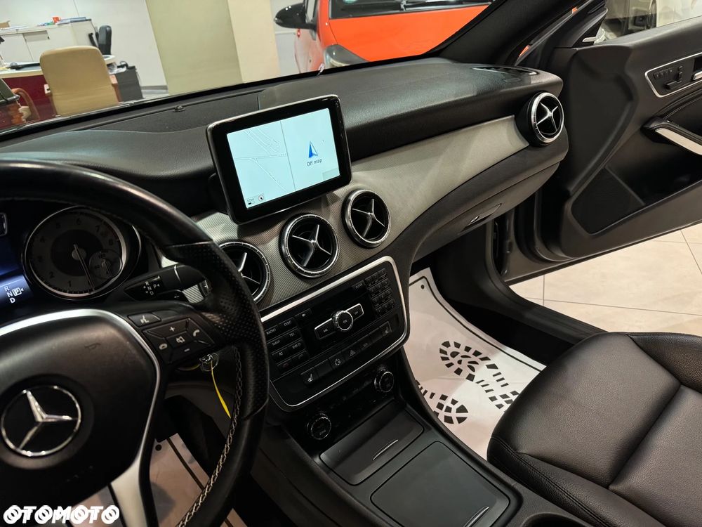 Mercedes-Benz CLA - 27