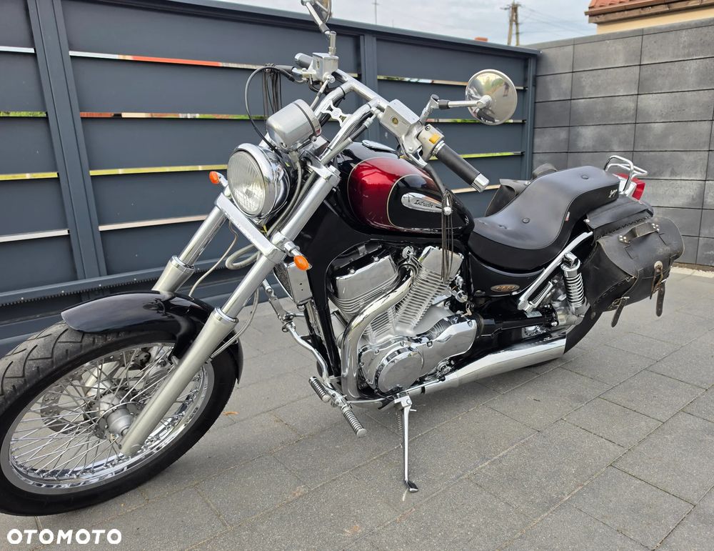 Suzuki Intruder - 19