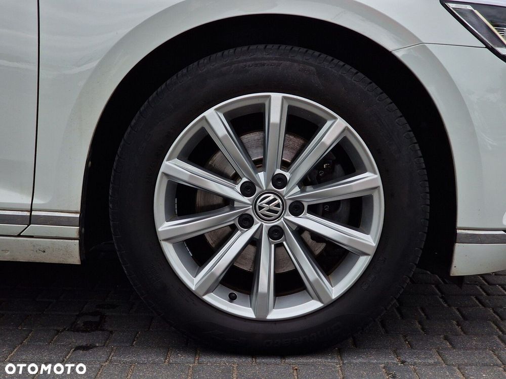 Volkswagen Passat 2.0 TDI SCR Highline - 11