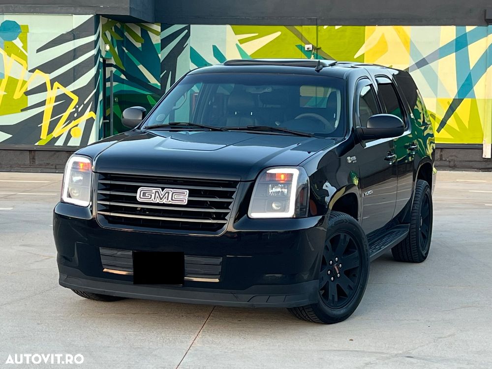 GMC Yukon - 1