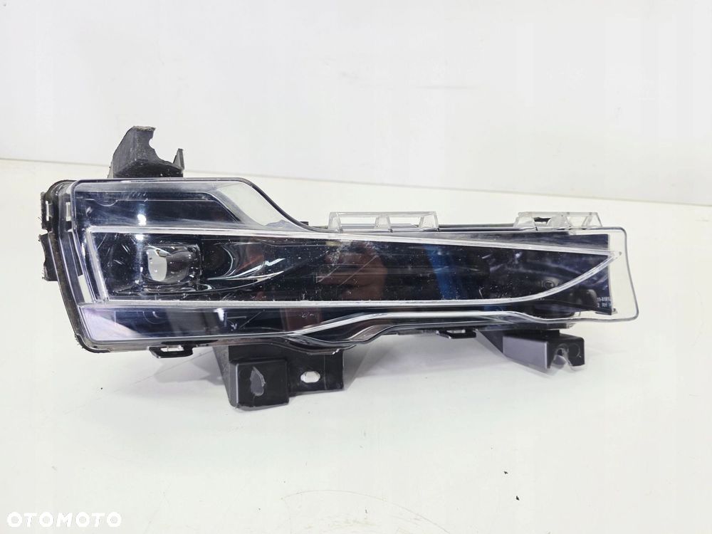 HALOGEN PRAWY PRZÓD TESLA MODEL 3 Y LIFT 1624798-00-A - 2
