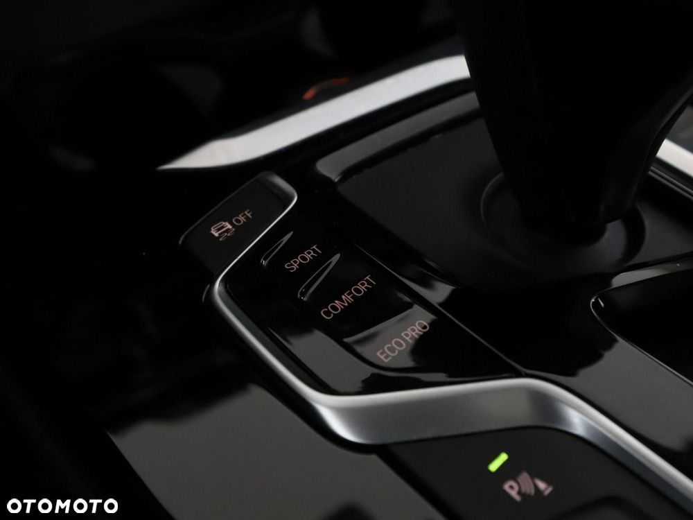 BMW X3 xDrive20d Advantage - 30