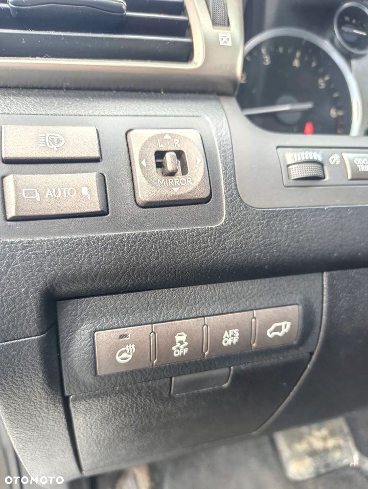 Lexus LX - 28