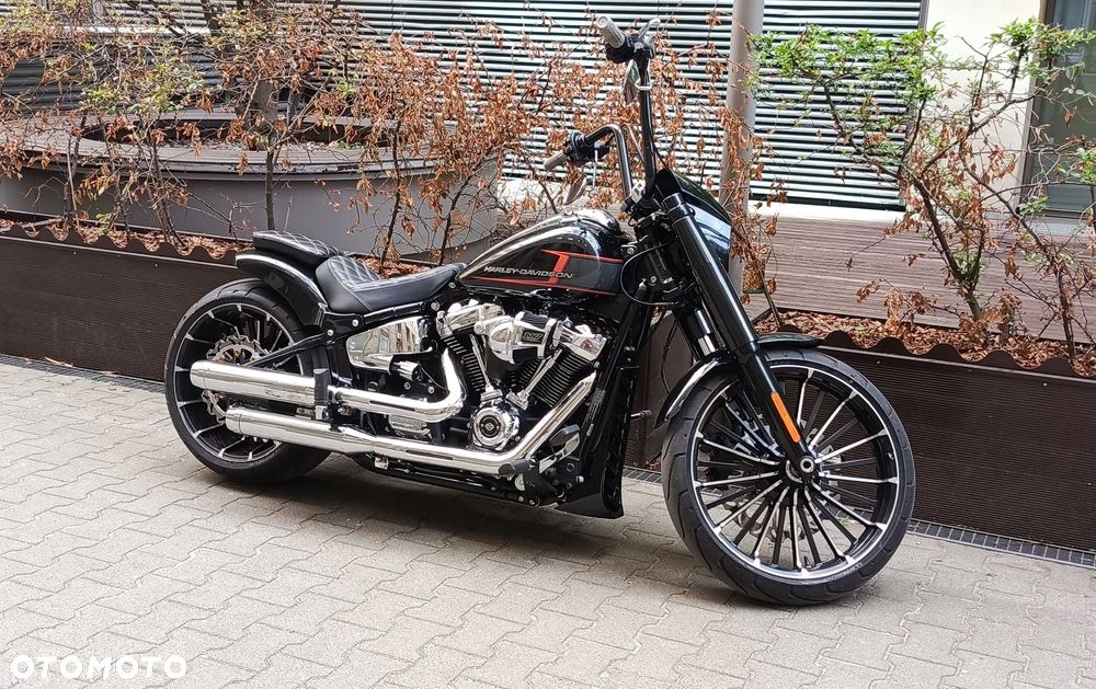 Harley-Davidson Softail Breakout - 8