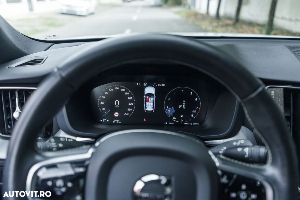 Volvo XC 60 B4 MHEV R-Design - 31