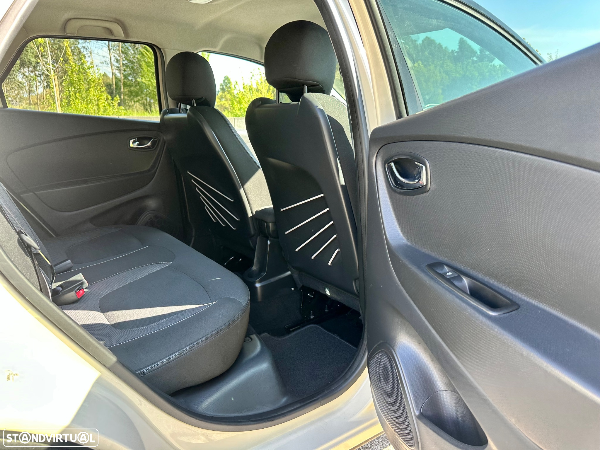 Renault Captur 0.9 TCE Exclusive - 29