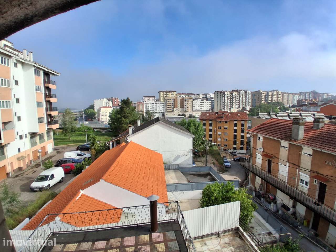 Moradia T6 com grande potencial em Coimbra | 2 pisos + cave e sótão - Grande imagem: 2/31