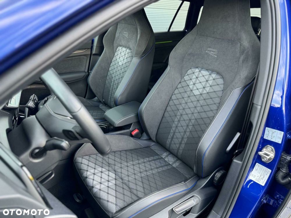 Volkswagen Golf - 25