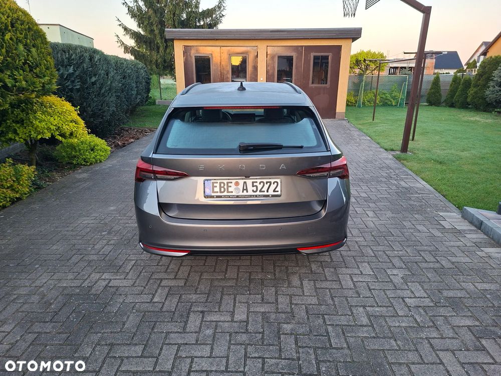 Skoda Octavia 2.0 TDI Edition 130 Selection DSG - 10