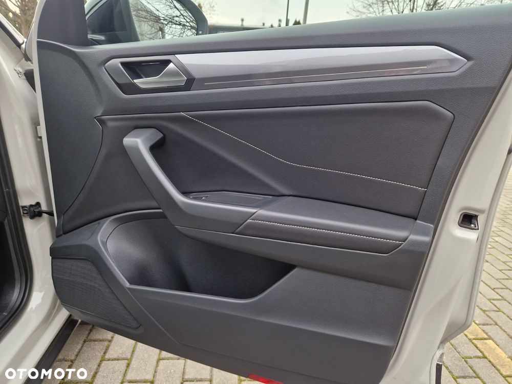 Volkswagen T-Roc 1.5 TSI Style - 22